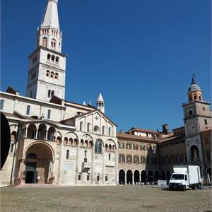 Negozio In Affitto a Modena