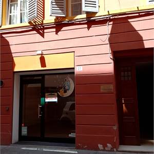 Negozio In Affitto a Modena