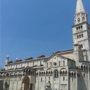 Negozio In Affitto a Modena
