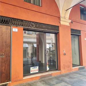 Negozio In Affitto a Modena