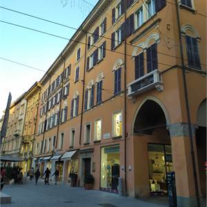 Negozio In Vendita a Modena