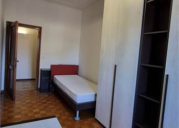 Affittasi STANZA SINGOLA CON BAGNO in comune altra stanza