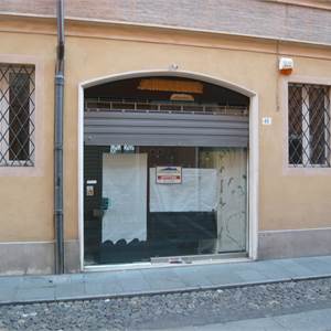 Negozio In Affitto a Modena